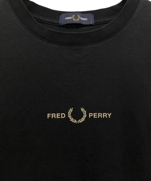 FRED PERRY（フレッドペリー）FRED PERRY (フレッドペリー) センターロゴＴシャツ ブラック サイズ:Ｌの古着・服飾アイテム