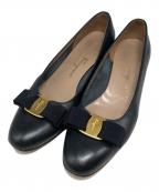 Salvatore Ferragamoサルヴァトーレ フェラガモ）の古着「ヴァラリボンパンプス」｜ネイビー