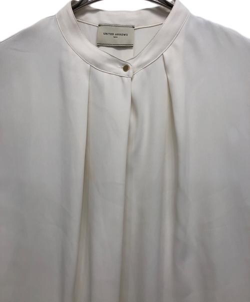 UNITED ARROWS TOKYO（ユナイテッドアローズトウキョウ）UNITED ARROWS TOKYO (ユナイテッドアローズトウキョウ) フロントタックフレンチスリーブブラウス ベージュ サイズ:記載なしの古着・服飾アイテム