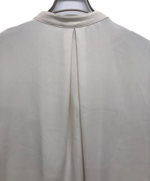 UNITED ARROWS TOKYO（ユナイテッドアローズトウキョウ）UNITED ARROWS TOKYO (ユナイテッドアローズトウキョウ) フロントタックフレンチスリーブブラウス ベージュ サイズ:記載なしの古着・服飾アイテム