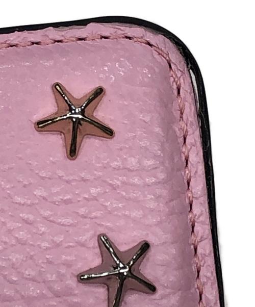 JIMMY CHOO（ジミーチュウ）JIMMY CHOO (ジミーチュウ) スタースタッズ2つ折り財布 ピンクの古着・服飾アイテム