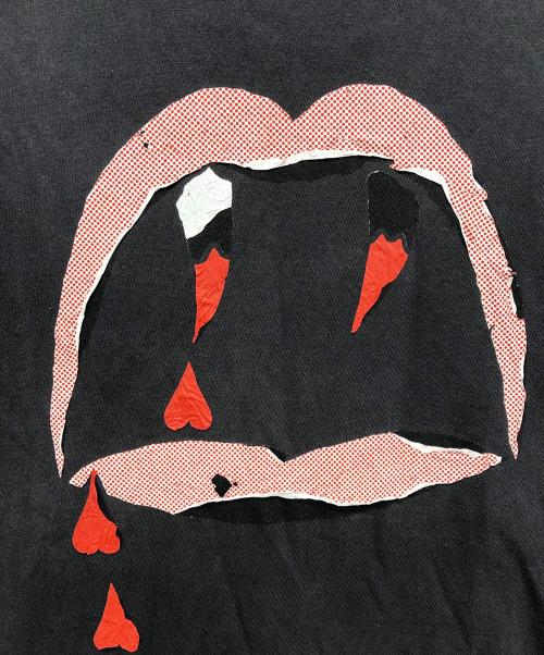 Saint Laurent Paris（サンローランパリ）Saint Laurent Paris (サンローランパリ) ブラッドラスタープリントTシャツ ブラック サイズ:XSの古着・服飾アイテム