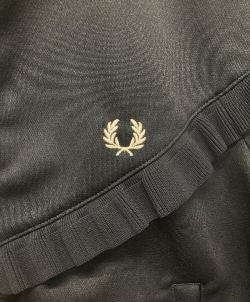 FRED PERRY（フレッドペリー）FRED PERRY (フレッドペリー) フリルデザインジャケット ネイビー サイズ:36の古着・服飾アイテム