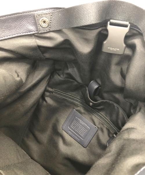 COACH（コーチ）COACH (コーチ) フローラルハワイアンプリントバックパック ネイビーの古着・服飾アイテム