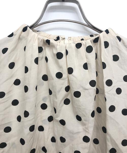 BALLSEY（ボールジィ）BALLSEY (ボールジィ) コットンシルクドットプリント ネックギャザーブラウス ベージュ サイズ:Sの古着・服飾アイテム