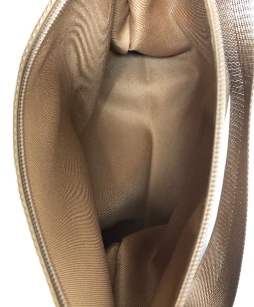 KITAMURA（キタムラ）KITAMURA (キタムラ) 2WAYエナメルトートバッグ ベージュの古着・服飾アイテム