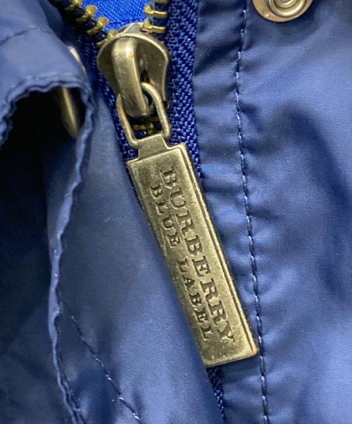 BURBERRY BLUE LABEL（バーバリー ブルー レーベル）BURBERRY BLUE LABEL (バーバリーロンドンブルーレーベル) ナイロンフショートモッズコート ブルー サイズ:38の古着・服飾アイテム