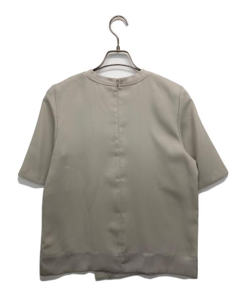 icB（アイシービー）icB (アイシービー) FluidBackSatin Tブラウス グレー サイズ:2の古着・服飾アイテム