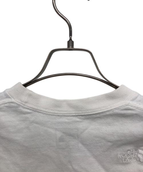 THE NORTH FACE（ザ ノース フェイス）THE NORTH FACE (ザ ノース フェイス) エンボスロゴTシャツ ホワイト サイズ:Lの古着・服飾アイテム