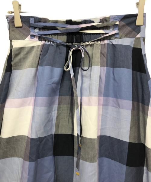 BLUE LABEL CRESTBRIDGE（ブルーレーベルクレストブリッジ）BLUE LABEL CRESTBRIDGE (ブルーレーベルクレストブリッジ) ロングチェックスカート ブルー サイズ:38 未使用品の古着・服飾アイテム