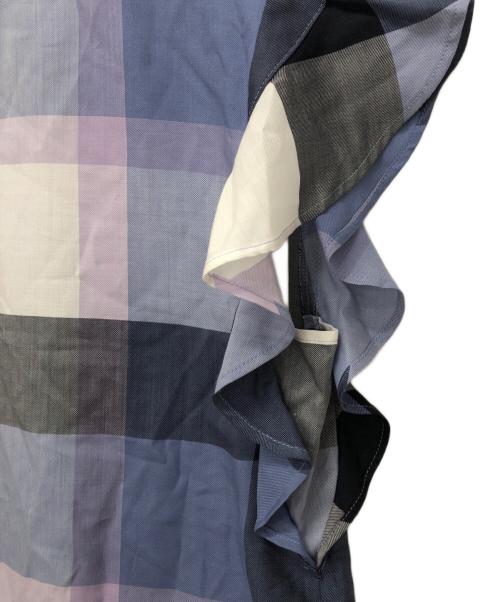 BLUE LABEL CRESTBRIDGE（ブルーレーベルクレストブリッジ）BLUE LABEL CRESTBRIDGE (ブルーレーベルクレストブリッジ) 袖フリルノースリーブチェックブラウス ブルー サイズ:38 未使用品の古着・服飾アイテム