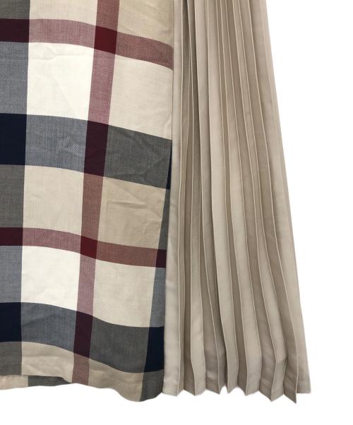 BLUE LABEL CRESTBRIDGE（ブルーレーベルクレストブリッジ）BLUE LABEL CRESTBRIDGE (ブルーレーベルクレストブリッジ) プリーツ切替ノースリーブワンピース ベージュ サイズ:38の古着・服飾アイテム