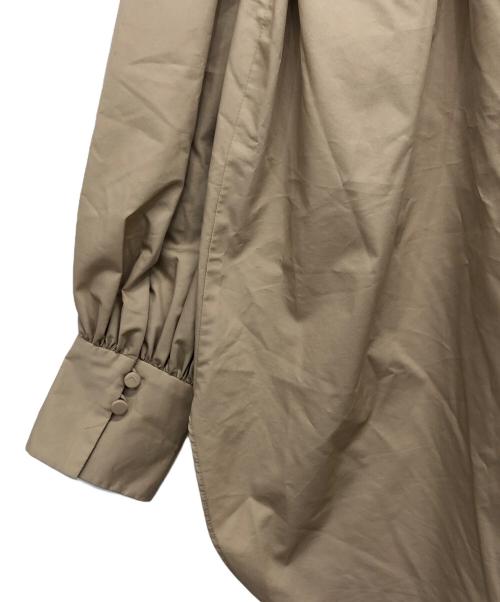 1er Arrondissement（プルミエ アロンディスモン）1er Arrondissement (プルミエ アロンディスモン) タイプライターギャザーブラウス ベージュ サイズ:36の古着・服飾アイテム