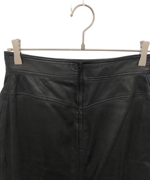 GIANNI VERSACE（ジャンニ・ヴェルサーチ）GIANNI VERSACE (ジャンニ・ヴェルサーチ) メデューサボタンレザーミディスカート ブラック サイズ:44の古着・服飾アイテム