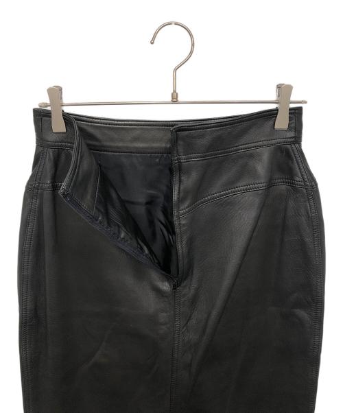 GIANNI VERSACE（ジャンニ・ヴェルサーチ）GIANNI VERSACE (ジャンニ・ヴェルサーチ) メデューサボタンレザーミディスカート ブラック サイズ:44の古着・服飾アイテム