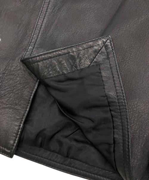 GIANNI VERSACE（ジャンニ・ヴェルサーチ）GIANNI VERSACE (ジャンニ・ヴェルサーチ) メデューサボタンレザーミディスカート ブラック サイズ:44の古着・服飾アイテム