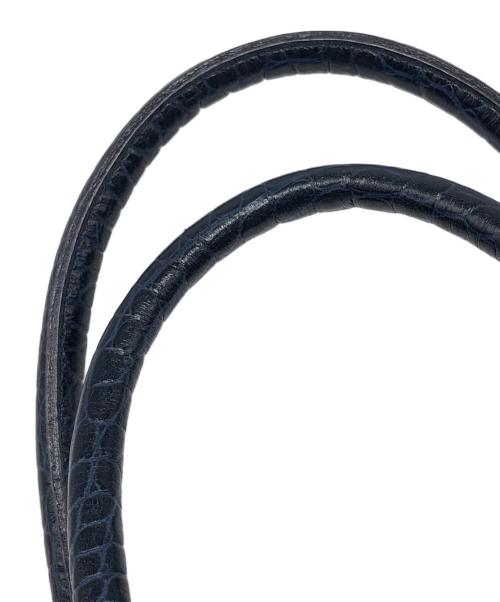 A.D.M.J.（エーディーエムジェイ）A.D.M.J. (エーディーエムジェイ) 型押しハンドバッグ ネイビーの古着・服飾アイテム