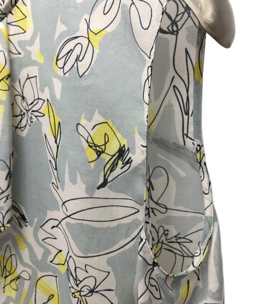 TOMORROW LAND collection（トゥモローランドコレクション）TOMORROW LAND collection (トゥモローランドコレクション) ツルペンフラワープリント フレアタックブラウス ライトブルー サイズ:36の古着・服飾アイテム