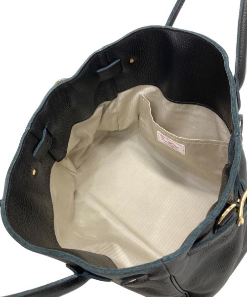 YOUNG & OLSEN The DRYGOODS STORE（ヤングアンドオルセン ザ ドライグッズストア）YOUNG & OLSEN The DRYGOODS STORE (ヤングアンドオルセン ザ ドライグッズストア) EMBOSSED LEATHER BELTED TOTE S ブラックの古着・服飾アイテム