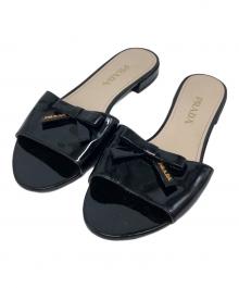 PRADA（プラダ）の古着「エナメルリボンフラットサンダル」｜ブラック