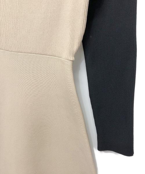 JILL BY JILLSTUART（ジル バイ ジルスチュアート）JILL BY JILLSTUART (ジル バイ ジルスチュアート) 長袖ソウバリフレアニットワンピース ベージュ×ブラック サイズ:Mの古着・服飾アイテム
