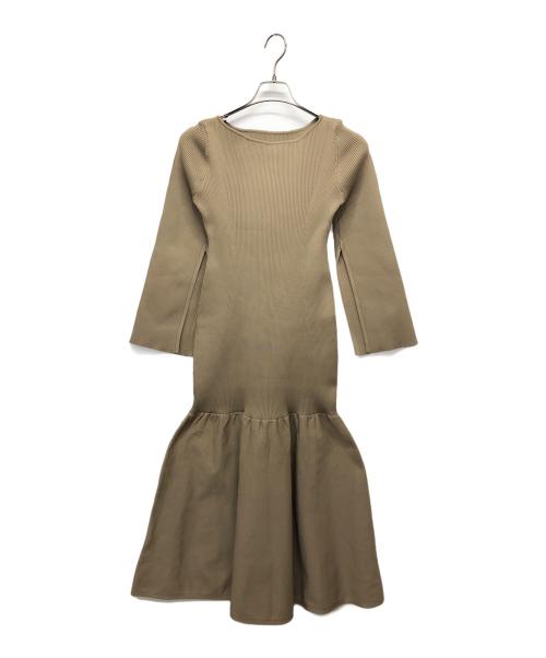 anuans（アニュアンス）anuans (アニュアンス) ティアードデザインスリットニットワンピース ベージュ サイズ:Fの古着・服飾アイテム
