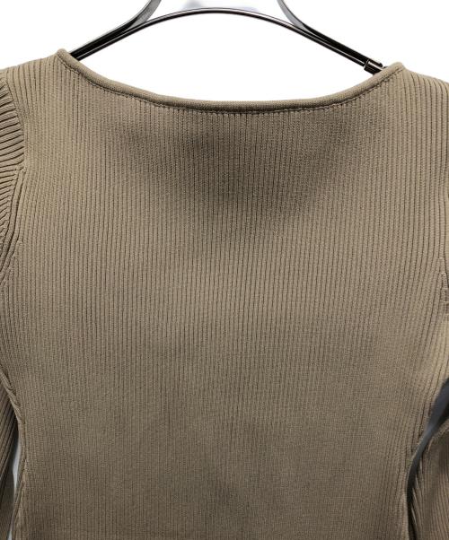 anuans（アニュアンス）anuans (アニュアンス) ティアードデザインスリットニットワンピース ベージュ サイズ:Fの古着・服飾アイテム