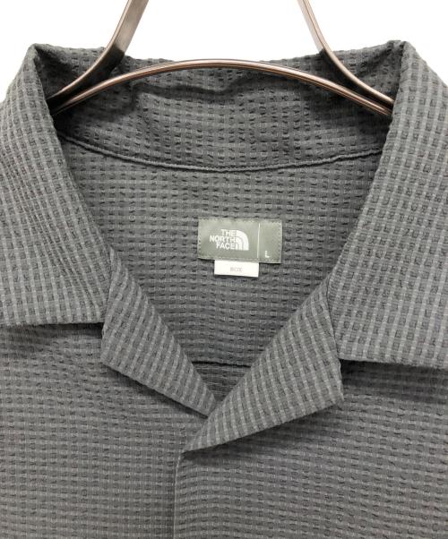 THE NORTH FACE（ザ ノース フェイス）THE NORTH FACE (ザ ノース フェイス) S/S Seersucker Vent Mesh Shirt グレー サイズ:Lの古着・服飾アイテム