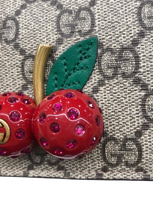 GUCCI（グッチ）GUCCI (グッチ) GGスプリーム チェリー レザーコンパクトウォレットの古着・服飾アイテム