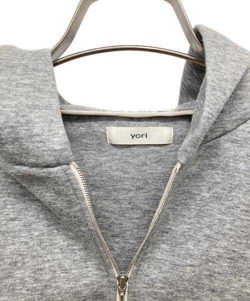 YORI（ヨリ）YORI (ヨリ) ティアードフリルジップパーカー グレー サイズ:Fの古着・服飾アイテム
