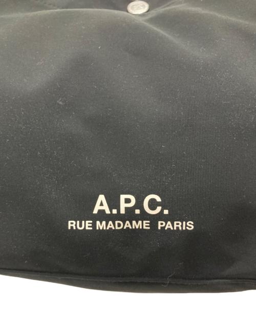 A.P.C.（アーペーセー）A.P.C. (アーペーセー) JOURNAL スモールバッグ/ショルダーバッグ ブラックの古着・服飾アイテム