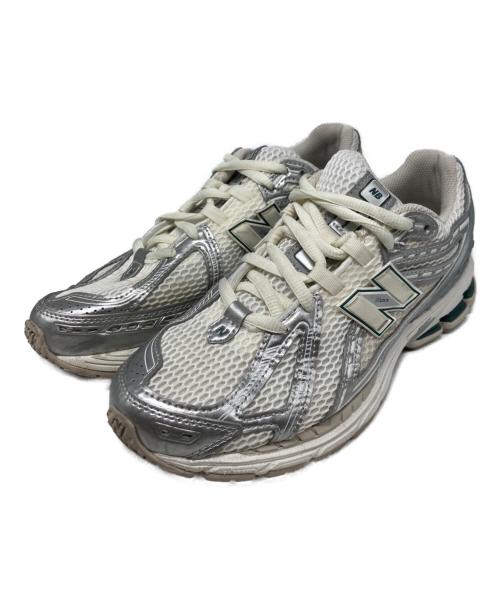 NEW BALANCE（ニューバランス）NEW BALANCE (ニューバランス) M1906REE SILVER/WHITE/スニーカー シルバー×ホワイト サイズ:27cmの古着・服飾アイテム