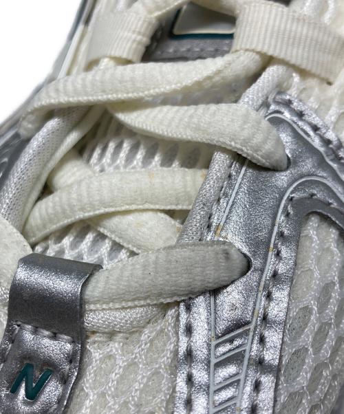 NEW BALANCE（ニューバランス）NEW BALANCE (ニューバランス) M1906REE SILVER/WHITE/スニーカー シルバー×ホワイト サイズ:27cmの古着・服飾アイテム