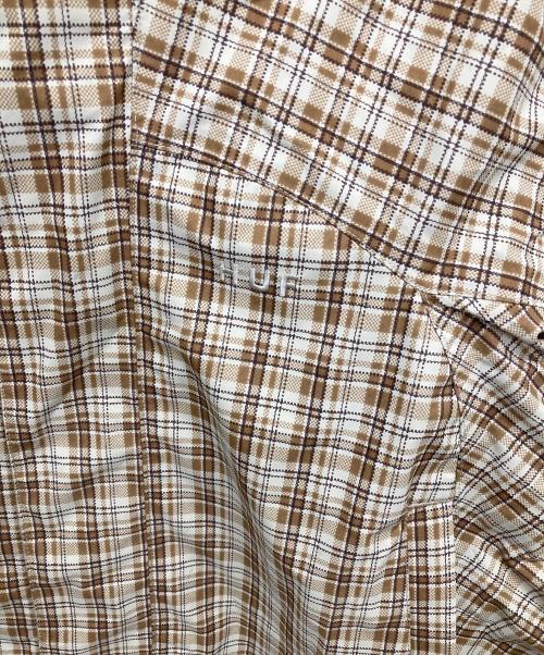 HUF（ハフ）HUF (ハフ) OG LOGO 3L SHELL JACKET ベージュ サイズ:Ｍの古着・服飾アイテム