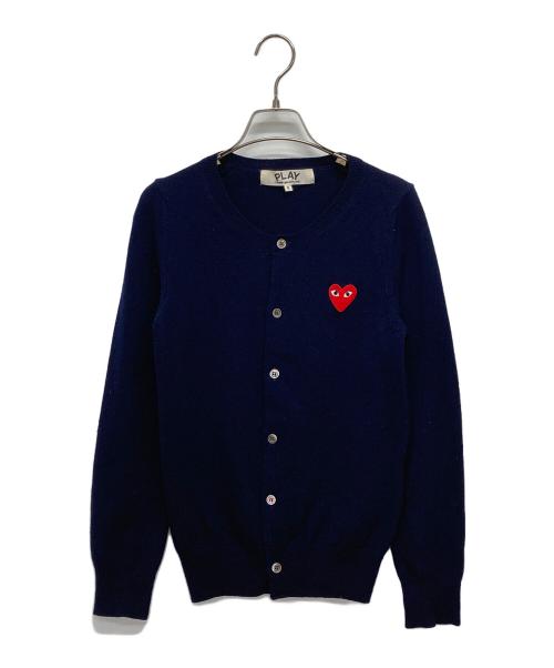 PLAY COMME des GARCONS（プレイコムデギャルソン）PLAY COMME des GARCONS (プレイコムデギャルソン) 丸首ロゴカーディガン ネイビー サイズ:Sの古着・服飾アイテム