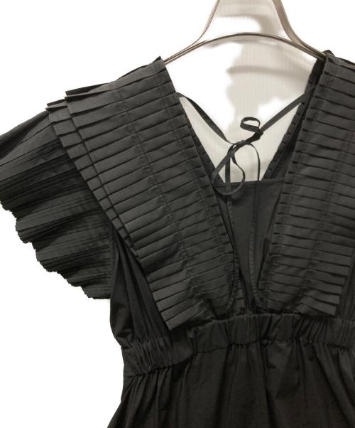 ELENDEEK（エレンディーク）ELENDEEK (エレンディーク) プリーツVネックワンピース ブラック サイズ:01の古着・服飾アイテム