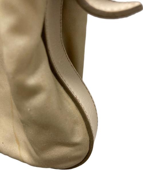 PRADA（プラダ）PRADA (プラダ) ナイロンショルダーバッグ ベージュの古着・服飾アイテム