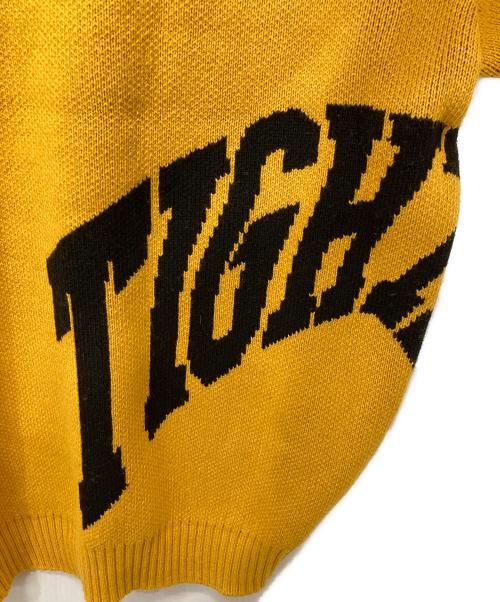 TIGHTBOOTH PRODUCTION（タイトブースプロダクション）TIGHTBOOTH PRODUCTION (タイトブースプロダクション) ACID LOGO KNIT SWEATER マスタード サイズ:L 未使用品の古着・服飾アイテム