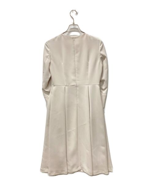 23区（ニジュウサンク）23区 (ニジュウサンク) クラッシータックワンピース ベージュ サイズ:38の古着・服飾アイテム