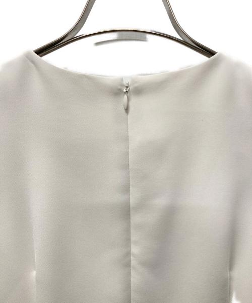 23区（ニジュウサンク）23区 (ニジュウサンク) クラッシータックワンピース ベージュ サイズ:38の古着・服飾アイテム