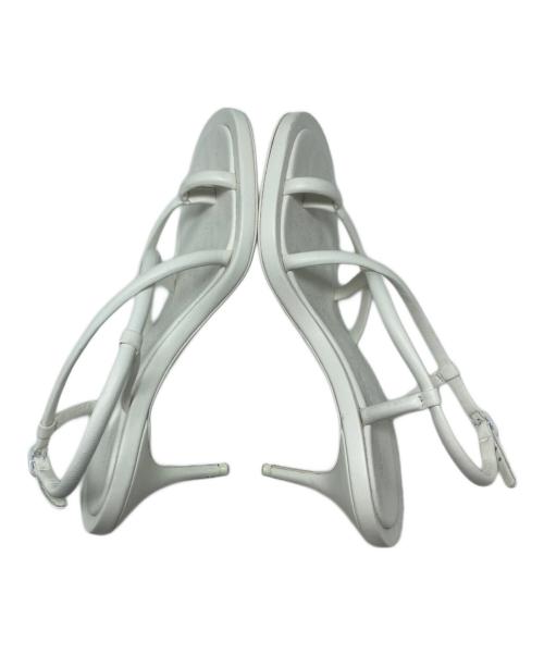 ALEXANDER McQUEEN（アレキサンダーマックイーン）ALEXANDER McQUEEN (アレキサンダーマックイーン) アンクルストラップ キトゥンヒール サンダル ホワイト サイズ:35の古着・服飾アイテム