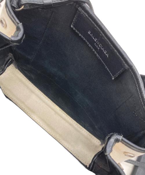BALENCIAGA（バレンシアガ）BALENCIAGA (バレンシアガ) カバスXS/2WAYショルダーバッグ アイボリーの古着・服飾アイテム