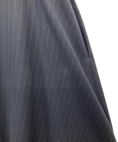 RIM.ARK（リムアーク）RIM.ARK (リムアーク) Square tuck deformation OP ネイビー サイズ:36の古着・服飾アイテム