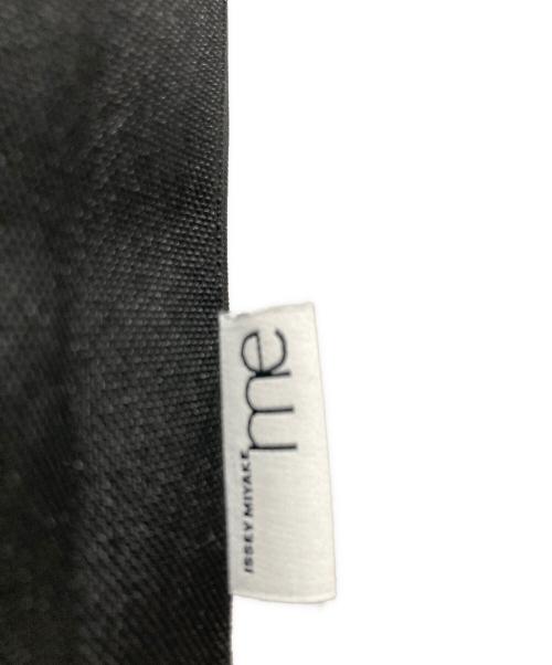 me ISSEY MIYAKE（ミーイッセイ ミヤケ）me ISSEY MIYAKE (ミーイッセイ ミヤケ) プリーツバッグ ブラックの古着・服飾アイテム