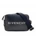 GIVENCHY（ジバンシィ）の古着「G ESSENTIALS CAMERA BAG/ショルダーバッグ」｜ブラック