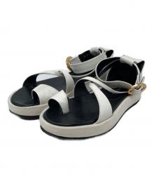 Mame Kurogouchi（マメクロゴウチ）の古着「Curved Line Ankle Strap Sandals」｜ホワイト