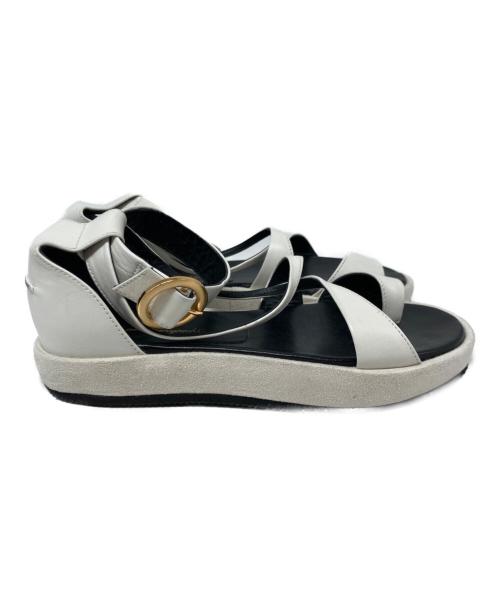 Mame Kurogouchi（マメクロゴウチ）Mame Kurogouchi (マメクロゴウチ) Curved Line Ankle Strap Sandals ホワイト サイズ:22.5の古着・服飾アイテム