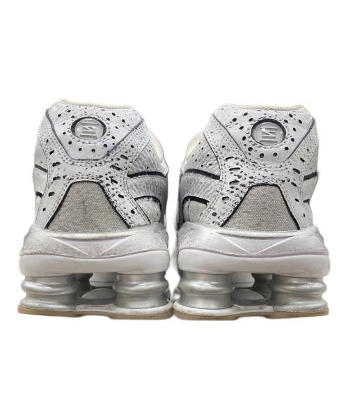 NIKE（ナイキ）NIKE (ナイキ) SHOX RIDE 2 WHITE/MTLC PLATINUM-BLACK-FLT GOLD/ホワイト サイズ:27.5cmの古着・服飾アイテム