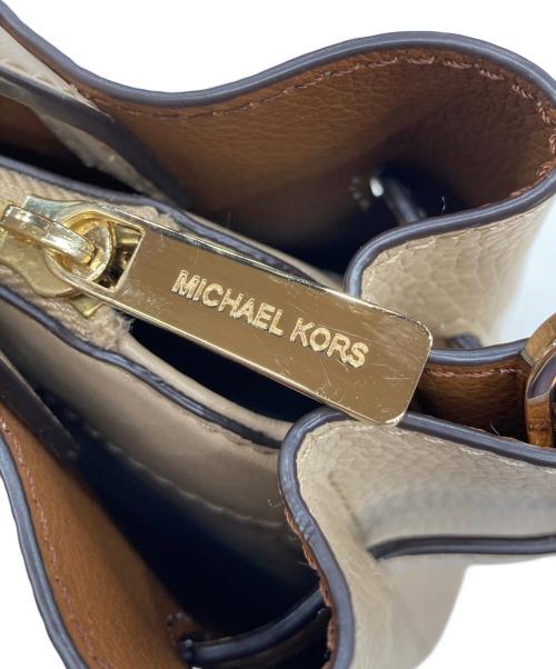 MICHAEL KORS（マイケル・コース）MICHAEL KORS (マイケル・コース) Emilia/2WAYバッグ ベージュの古着・服飾アイテム