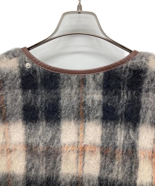 6(ROKU) BEAUTY&YOUTH（ロク ビューティーアンドユース）6(ROKU) BEAUTY&YOUTH (ロク ビューティーアンドユース) SHAGGY CHECK PIPING PONCHO ブラウン サイズ:36の古着・服飾アイテム